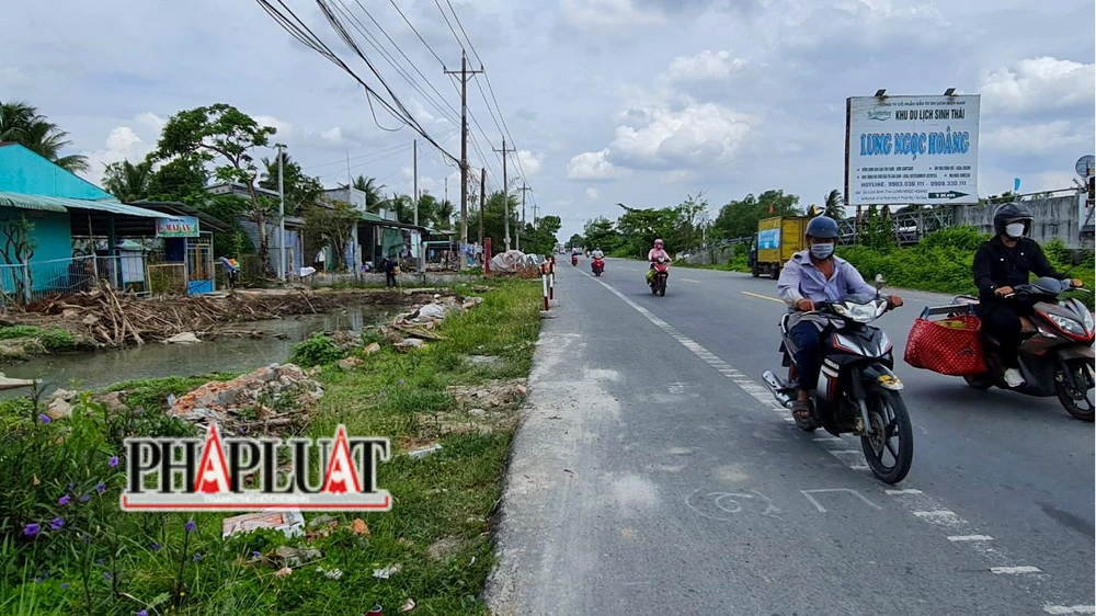 Ban Quản lý dự án 7 yêu cầu các đơn vị thi công khắc phục ngay những hạn chế đang tồn tại trên công trường, Ban sẽ kiểm tra và đề xuất xử phạt nếu vẫn còn vi phạm. Ảnh: CHÂU ANH