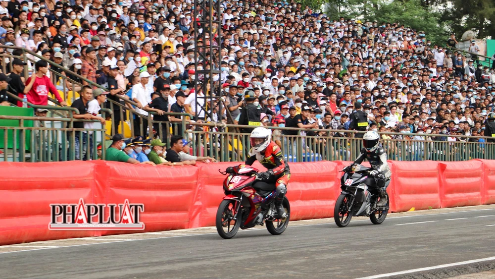 Đặc biệt giải đấu lần này còn góp mặt của những tay đua nổi tiếng của các câu lạc bộ đã có thành tích xuất sắc trong những năm qua trong làng đua xe mô tô thể thao trên toàn quốc. Tổng giải thưởng lên đến hơn 75 triệu đồng.