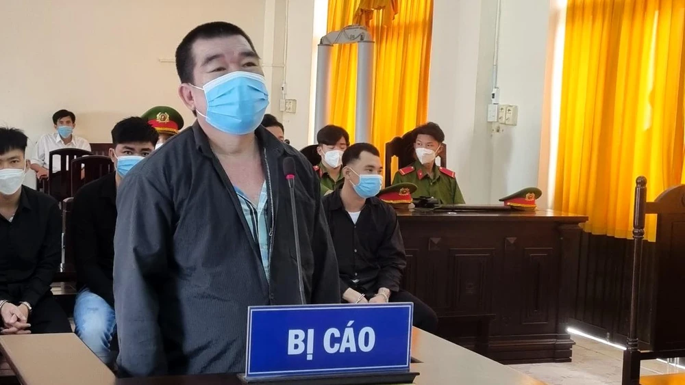 Bị cáo Trần Quốc Hùng tại tòa sơ thẩm. Ảnh: VĂN VŨ