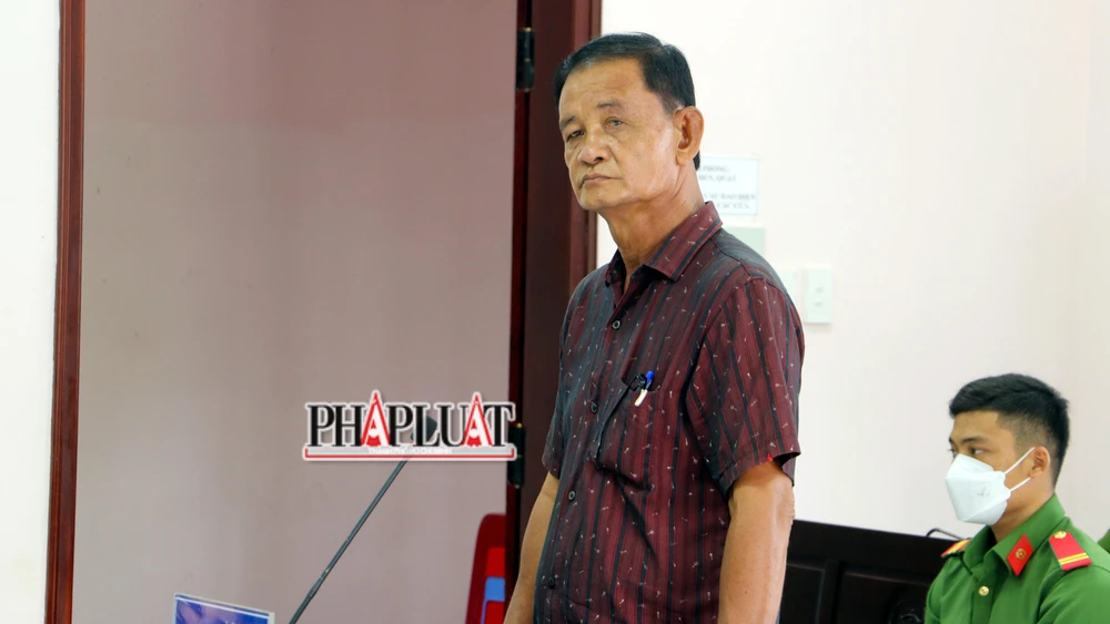 Bị cáo Nguyễn Văn Thảo tại phiên tòa phúc thẩm ngày 17-6. Ảnh: CHÂU ANH