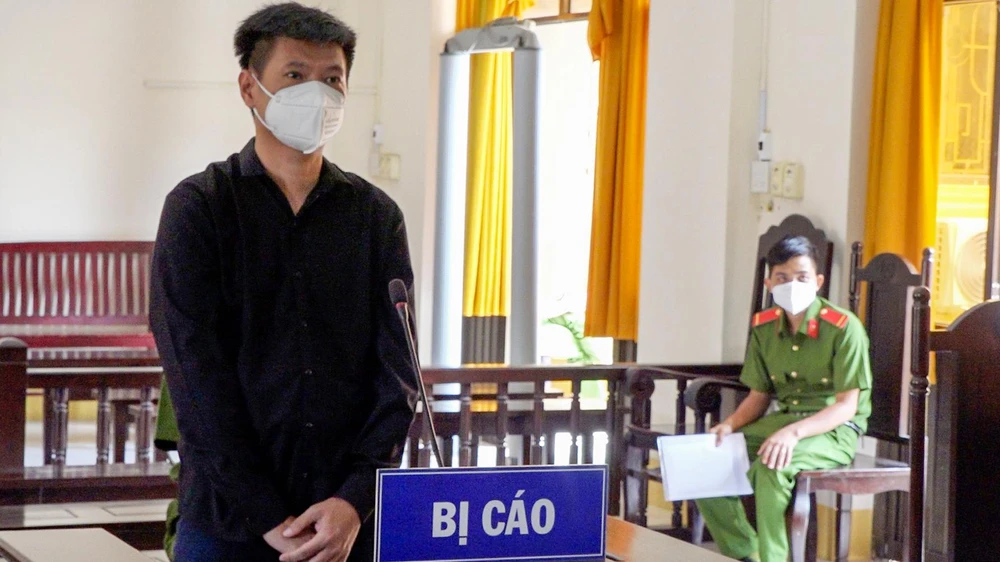 Bị cáo Đỗ Tuấn Phong tại tòa. Ảnh: VĂN VŨ