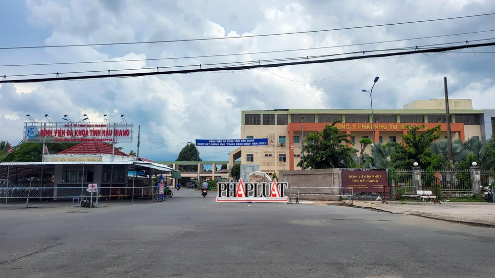 Sở Y tế tỉnh Hậu Giang đã hoàn tất các thủ tục ký kết hợp đồng, đảm bảo cung cấp đủ cơ số thuốc phục vụ nhu cầu khám chữa bệnh tại các cơ sở y tế. Ảnh: CHÂU ANH Sở Y tế tỉnh Hậu Giang đã hoàn tất các thủ tục ký kết hợp đồng, đảm bảo cung cấp đủ cơ số thuốc phục vụ nhu cầu khám chữa bệnh tại các cơ sở y tế. Ảnh: CHÂU ANH