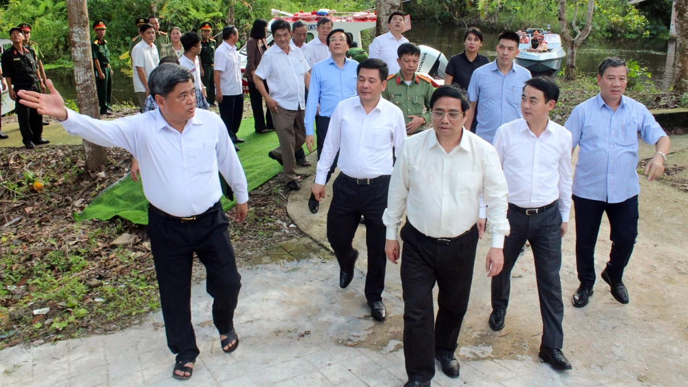 Thủ tướng Phạm Minh Chính cùng đoàn công tác Trung ương đã đến thăm và khảo sát khu Bảo tồn thiên nhiên Lung Ngọc Hoàng. Ảnh AT