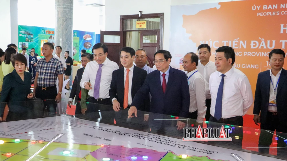 Sau 18 năm chia tách tỉnh, Hậu Giang đã có những bước chuyển mình, phát triển vượt bậc trên tất cả các lĩnh vực, các chỉ số phát triển kinh tế - xã hội luôn ở mức phấn khởi.