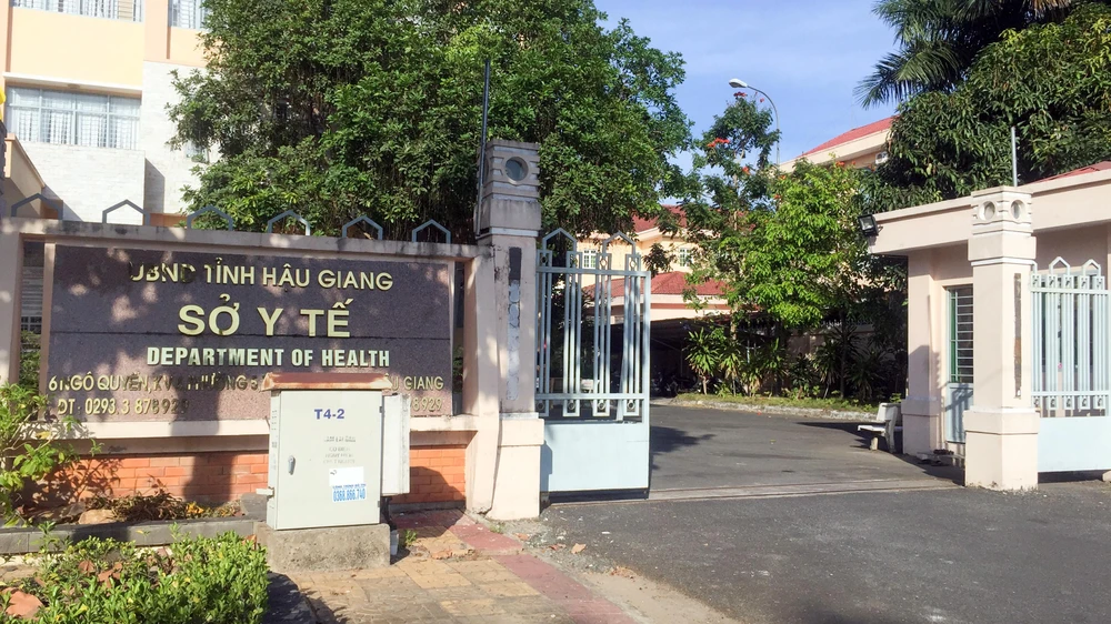 Qua kiểm tra, đoàn đã ra 19 Quyết định xử phạt hành chính các cơ sở vi phạm từ 1-2 hành vi, tổng số tiền hơn 99,3 triệu đồng. Ảnh: CHÂU ANH