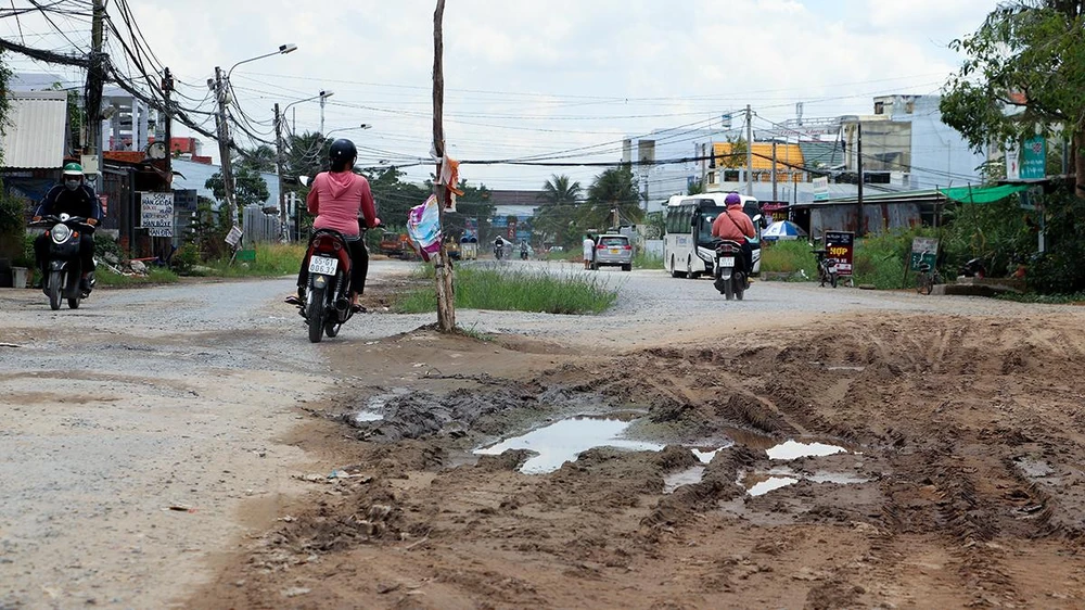 Mới đây, tại cuộc họp với các cơ quan báo, đài do UBND TP Cần Thơ tổ chức, ông Đoàn Thanh Tâm, Phó Giám đốc Ban Quản lý dự án ODA Cần Thơ “hứa” sẽ đẩy nhanh tiến độ hoàn thành trong năm 2022.