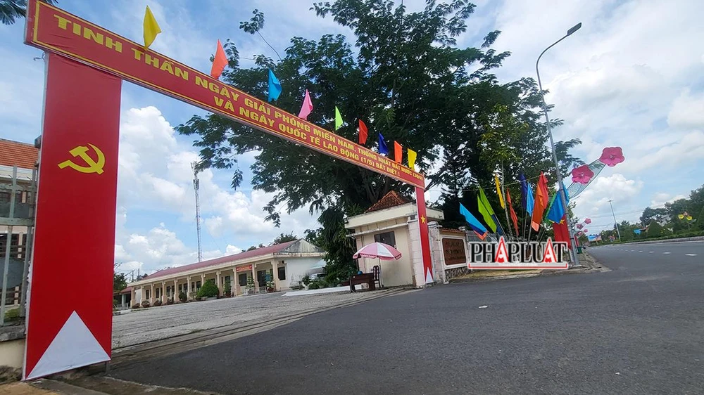 Từ kết quả thanh tra, Chủ tịch UBND tỉnh Hậu Giang giao Giám đốc Sở Nội vụ xem xét tính chất, mức độ hạn chế, thiếu sót, sai phạm của tập thể Thường trực UBND huyện và Chủ tịch UBND huyện Phụng Hiệp để tham mưu xử lý theo quy định. Ảnh: CHÂU ANH