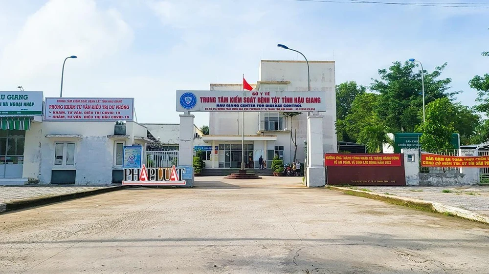 Chánh Thanh tra Sở Y tế tỉnh Hậu Giang được điều động, bổ nhiệm giữ chức Giám đốc Trung tâm Kiểm soát bệnh tật tỉnh. Ảnh: CHÂU ANH Chánh Thanh tra Sở Y tế tỉnh Hậu Giang được điều động, bổ nhiệm giữ chức Giám đốc Trung tâm Kiểm soát bệnh tật tỉnh. Ảnh: CHÂU ANH