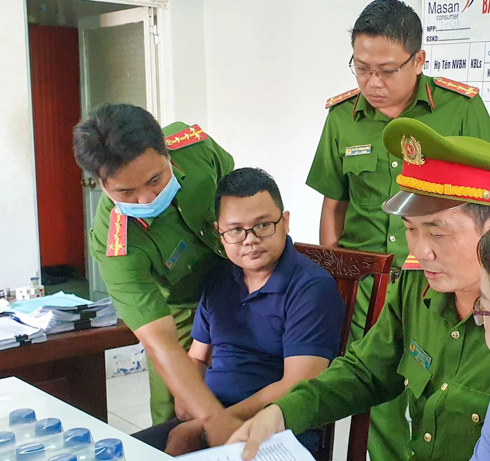 Bị cáo Nguyễn Thành Liêm bị khởi tố, bắt tạm giam hồi tháng 4-2021. Ảnh: CAHG