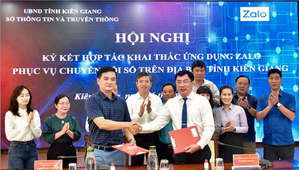 Sở TT&amp;TT tỉnh Kiên Giang và Công ty cổ phần VNG thống nhất hợp tác về giải pháp khai thác ứng dụng Zalo trong giải quyết thủ tục hành chính. Ảnh: UBND Kiên Giang