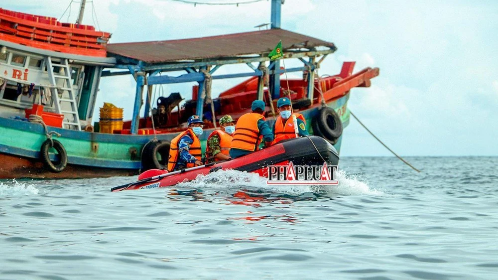 Bộ đội Biên phòng Kiên Giang cũng đã chỉ đạo các đồn, trạm kiểm soát Biên phòng thực hiện nghiêm công tác kiểm tra 24/24 giờ. Ảnh minh họa: CHÂU ANH