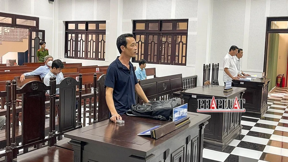 TAND tỉnh Sóc Trăng tuyên bác toàn bộ đơn khởi kiện của ông Chu Đức Chương. Ảnh: CHÂU ANH TAND tỉnh Sóc Trăng tuyên bác toàn bộ đơn khởi kiện của ông Chu Đức Chương. Ảnh: CHÂU ANH