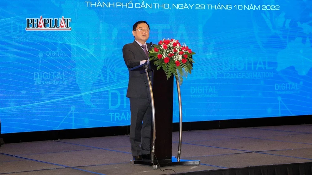 Nhà báo Lê Xuân Sơn, Tổng Biên tập báo Tiền Phong phát biểu khai mạc Hội thảo thúc đẩy Chuyển đổi số ở ĐBSCL. Ảnh: CHÂU ANH Nhà báo Lê Xuân Sơn, Tổng Biên tập báo Tiền Phong phát biểu khai mạc Hội thảo thúc đẩy Chuyển đổi số ở ĐBSCL. Ảnh: CHÂU ANH