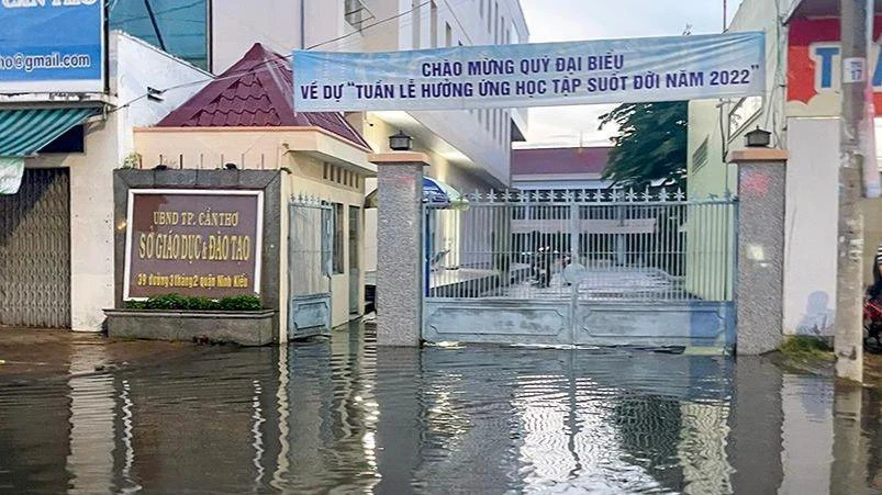 Một lãnh đạo Sở GD&amp;ĐT TP Cần Thơ cho hay có 33 cá nhân liên quan đến các sai phạm trong thực hiện các gói thầu liên quan đến Công ty AIC. Ảnh: CHÂU ANH