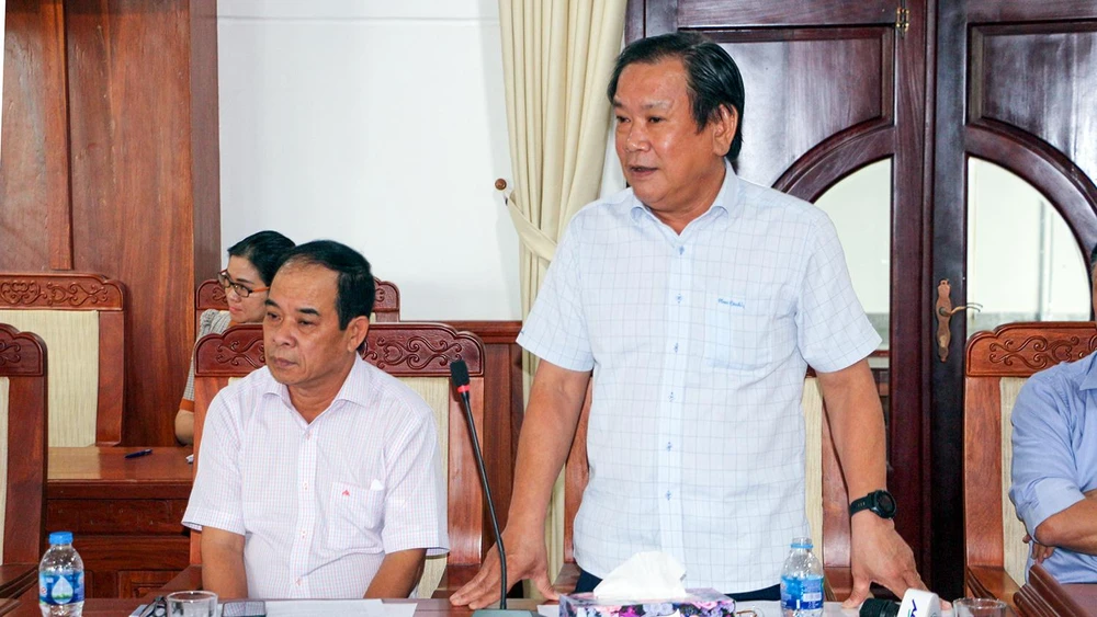 Ông Mai Ngọc Phước, Tổng Biên tập Báo Pháp luật TP.HCM, mong rằng đối với các vấn đề lớn liên quan phát triển địa phương hay các vấn đề bức xúc trong dư luận, lãnh đạo tỉnh Hậu Giang nên "xuất hiện". Ảnh: HN Ông Mai Ngọc Phước, Tổng Biên tập Báo Pháp luật TP.HCM, mong rằng đối với các vấn đề lớn liên quan phát triển địa phương hay các vấn đề bức xúc trong dư luận, lãnh đạo tỉnh Hậu Giang nên "xuất hiện". Ảnh: HN