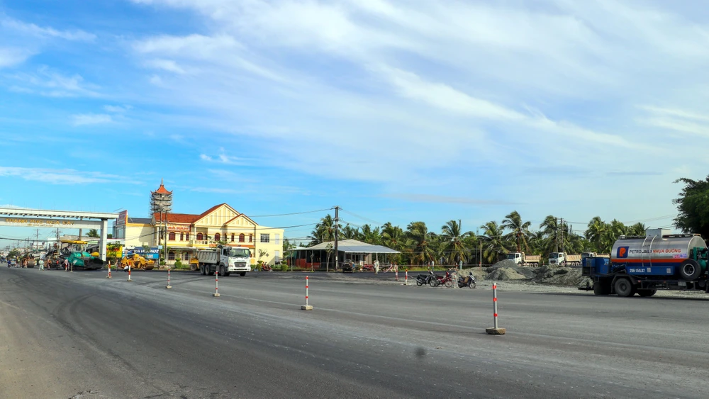 Gói thầu XL02 do liên danh Cty TNHH Khánh Cường – Cty CP ĐTXD 886 Thành Nam thi công đạt 54,31% so với hợp đồng. Ảnh: CHÂU ANH