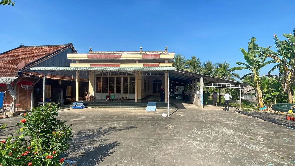 Cơ quan chức năng TP Cần Thơ đã kê biên bán đấu giá hơn 39.000 m2 đất cùng tài sản gắn liền trên đất của ông H với số tiền bán đấu giá thành là 4,125 tỉ đồng. Ảnh: CHÂU ANH