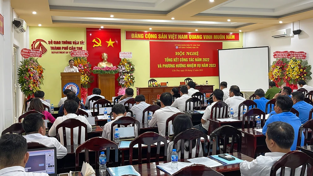 Năm 2022, Sở GTVT TP Cần Thơ đạt nhiều kết quả đáng phấn khởi, trong đó, tỉ lệ giải ngân đầu tư công đạt 94,6% so với kế hoạch. Ảnh: CHÂU ANH