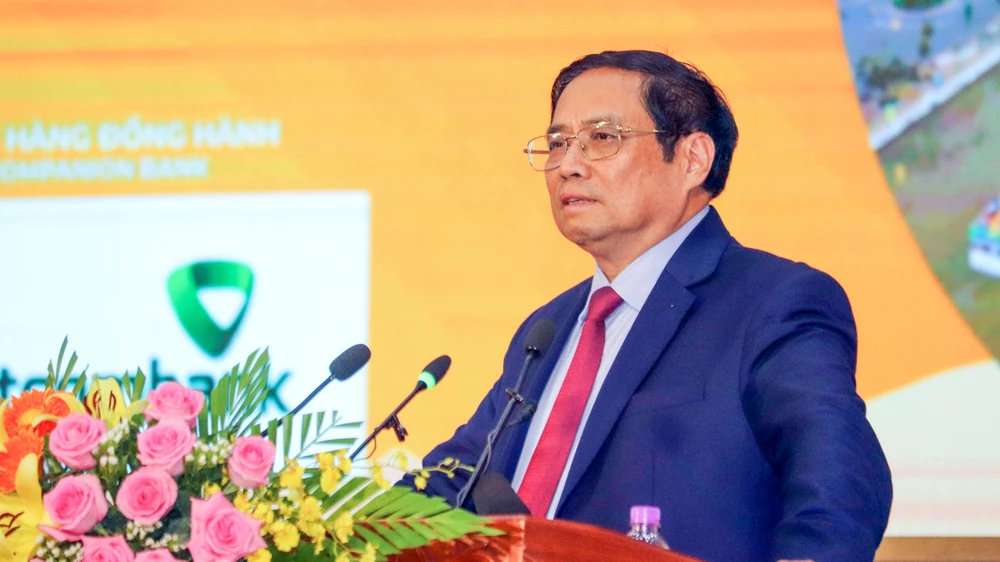 Thủ tướng Phạm Minh Chính dự và phát biểu tại Hội nghị xúc tiến đầu tư tỉnh Hậu Giang năm 2022. Ảnh: CHÂU ANH