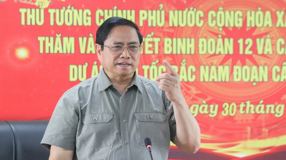 Thủ tướng Chính phủ Phạm Minh Chính nhấn mạnh ĐBSCL có hai "điểm yếu" rất cơ bản cần phải tập trung giải quyết, đó là hạ tầng và nguồn nhân lực. Ảnh: CHÂU ANH