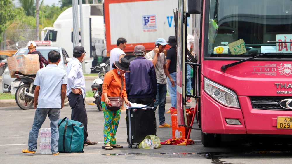 Từ đó, đơn vị đã lên kế hoạch bố trí khoảng 70 phương tiện dự phòng để đảm bảo đi lại cho bà con và giải tỏa hành khách nếu có xảy ra ùn tắc.