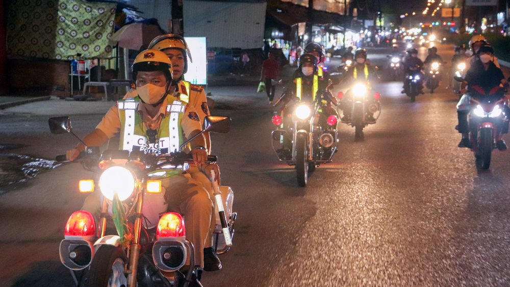 Ban ATGT TP Cần Thơ sẽ ra quân tuần tra, kiểm soát tại các khu vực trọng điểm có nguy cơ xảy ra tai nạn giao thông cao. Ảnh: CHÂU ANH