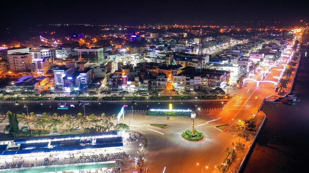 Căn cứ kết luận của tập thể Thường trực UBND tỉnh, Chủ tịch UBND tỉnh Hậu Giang thống nhất không xây dựng đề án thí điểm phát triển kinh tế ban đêm trên địa bàn TP Vị Thanh. Ảnh: BT
