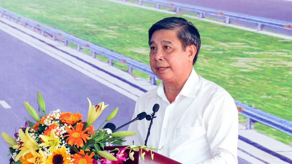 Ông Đồng Văn Thanh, Chủ tịch UBND tỉnh Hậu Giang cho biết dự án cao tốc Châu Đốc Cần Thơ - Sóc Trăng có ý nghĩa rất quan trọng đối với vùng ĐBSCL. Ảnh: CHÂU ANH