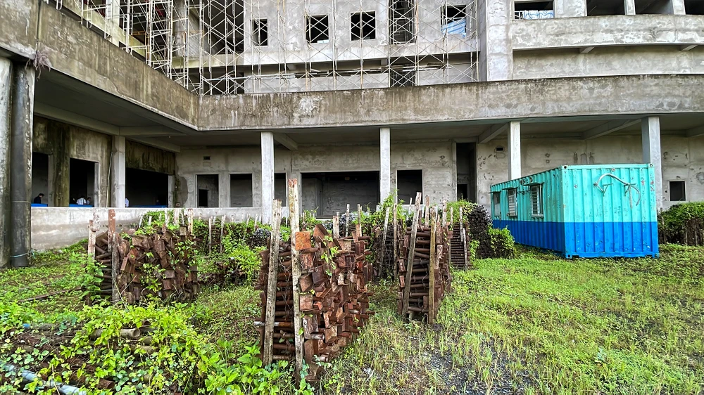 Phương án 2 là xin chủ trương dừng sử dụng vốn vay ODA của Hungary. Nếu thực hiện phương án này, UBND TP Cần Thơ đề nghị xin vốn hỗ trợ từ ngân sách trung ương và các nguồn vốn hỗ trợ hợp pháp khác cho phần còn lại của dự án.