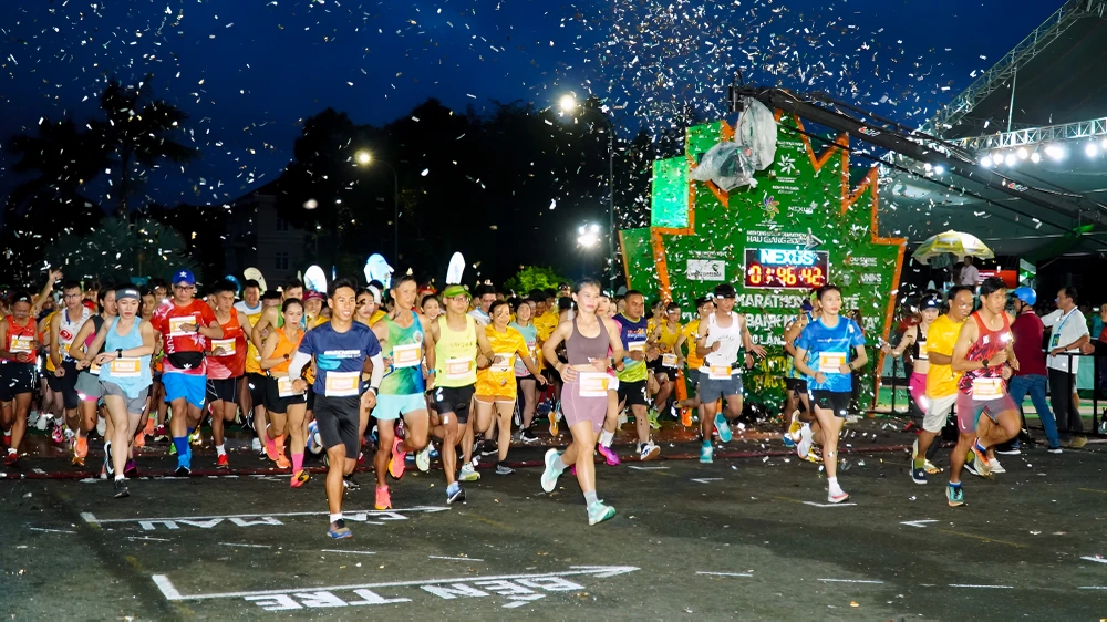 Giải marathon quốc tế Vietcombank Mekong Delta Hậu Giang, lần thứ IV năm 2023 có hơn 9.000 runner tham gia. Ảnh: THÀNH THẬT