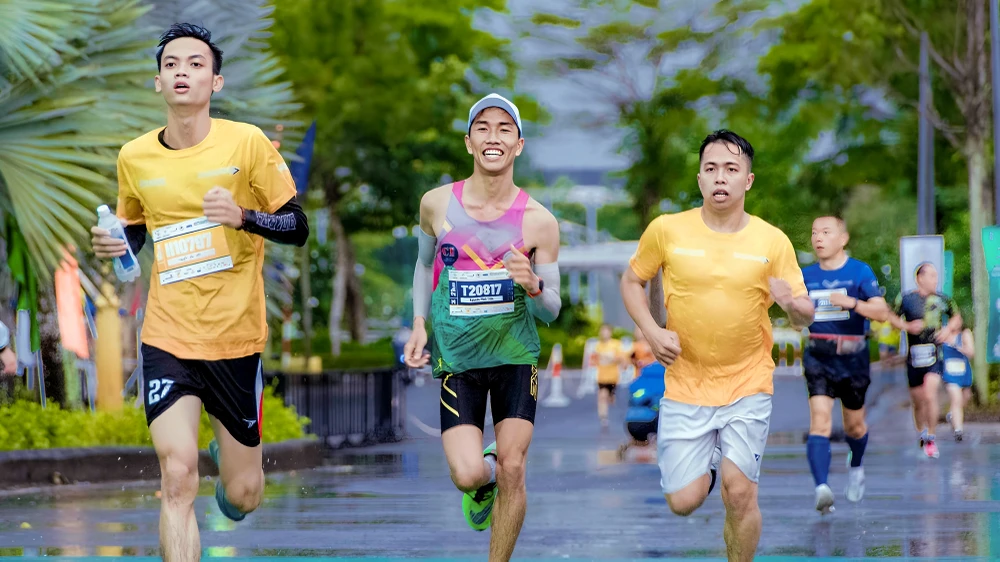 Theo Ban Tổ chức, cung đường chạy năm nay được chuyên gia Hiệp hội marathon quốc tế (AIMS) chứng nhận đạt chuẩn quốc tế. Ảnh: THÀNH THẬT