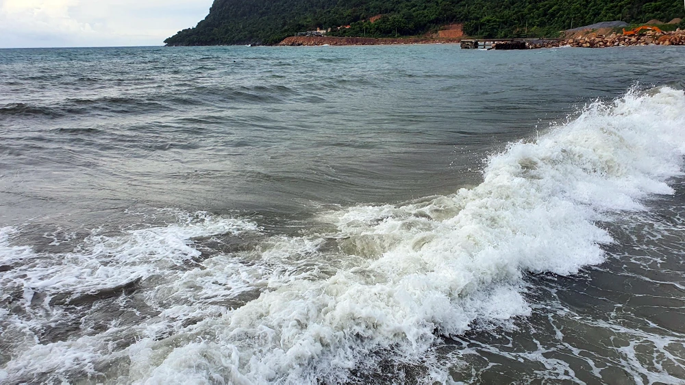 Các tuyến tàu, phà từ TP Rạch Giá, TP Hà Tiên đi Phú Quốc và chiều ngược lại tạm ngưng hoạt động do ảnh hưởng cơn bão số 3. Ảnh: CHÂU ANH