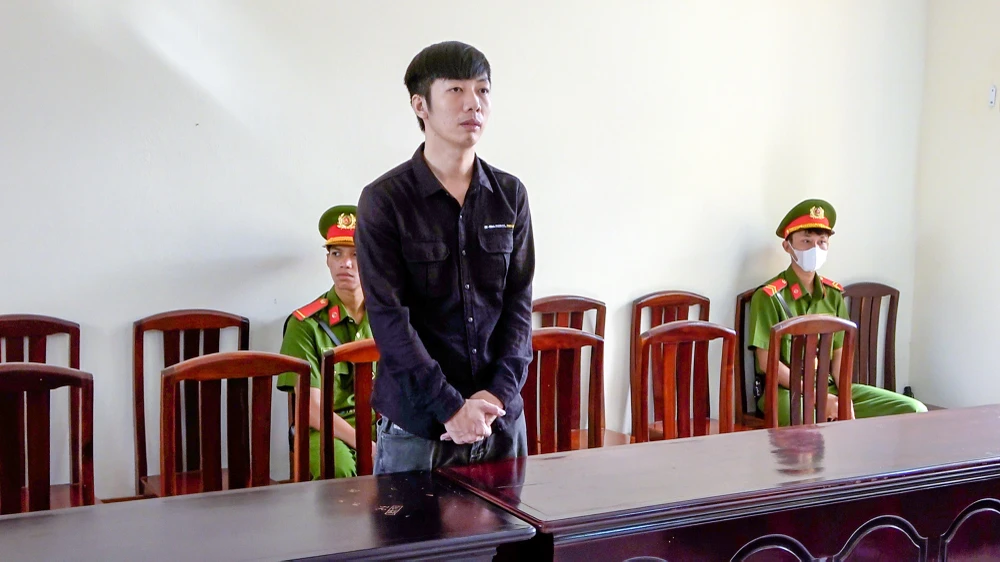 Bị cáo Phạm Anh Gõ bị TAND tỉnh Kiên Giang tuyên phạt 20 năm tù tội vận chuyển trái phép chất ma túy. Ảnh: VĂN VŨ