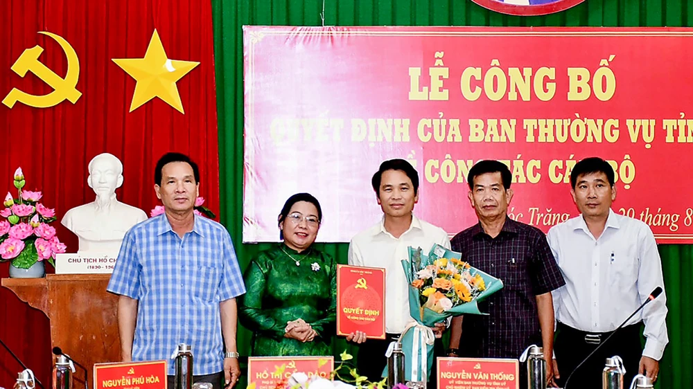 Ông Ngô Văn Út Nhỏ, Phó Chủ nhiệm UBKT Tỉnh ủy Sóc Trăng, được thuyên chuyển đến công tác tại Vụ địa bàn 8 (thuộc Cơ quan UBKT Trung ương). Ảnh: TUẤN HUY