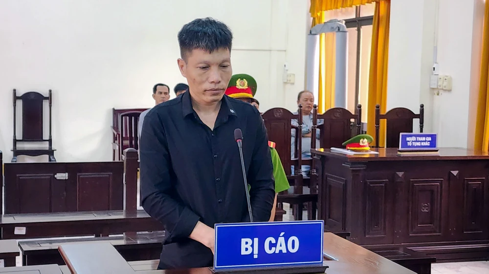 Bị cáo Hà Trúc Hải bị TAND tỉnh Kiên Giang tuyên phạt 17 năm tù tội giết người. Ảnh: VĂN VŨ