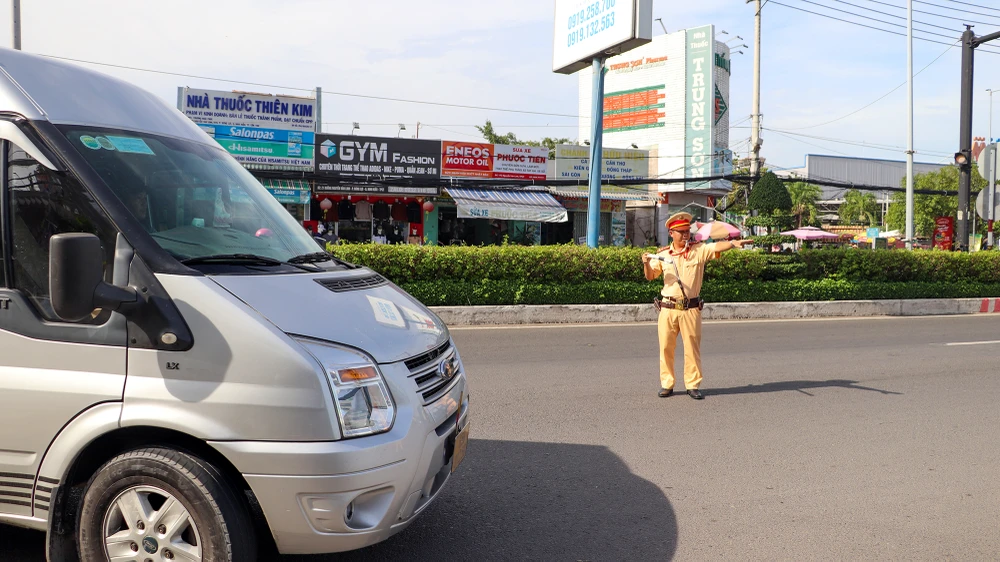 can-tho-ra-quan-kiem-tra-xe-kinh-doanh-van-tai-hanh-khach-5.jpg