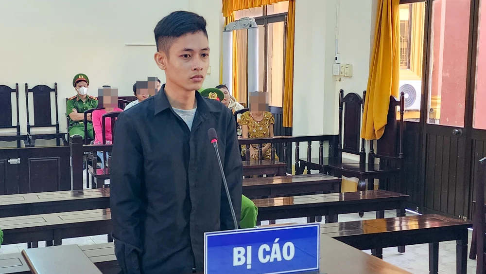 Bị tuyên phạt tù vì mua súng phòng thân