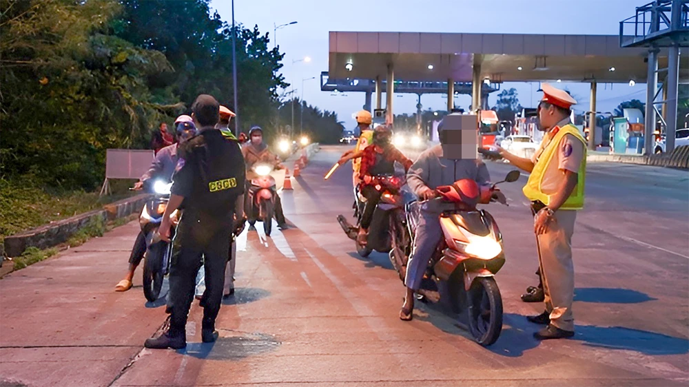 Công an Sóc Trăng xử lý vi phạm nồng độ cồn