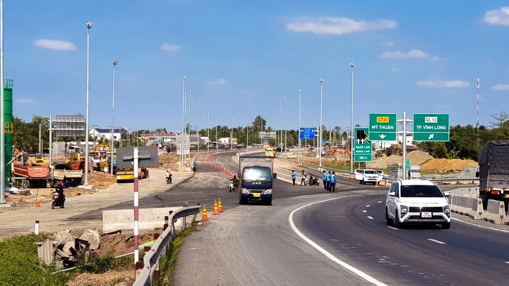 Bộ GTVT đang hoàn thiện nút giao vào cao tốc Mỹ Thuận - Cần Thơ