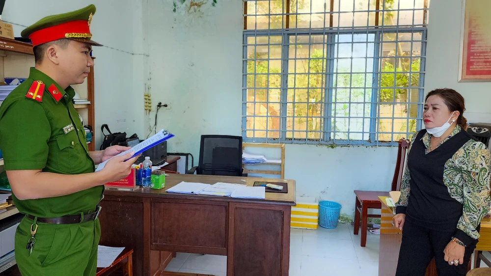 Khởi tố phụ nữ cho vay lãi nặng ở Kiên Giang