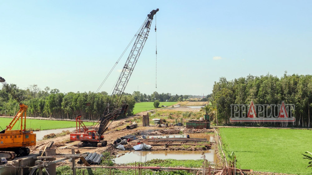 Cao tốc Cần Thơ - Cà Mau 4