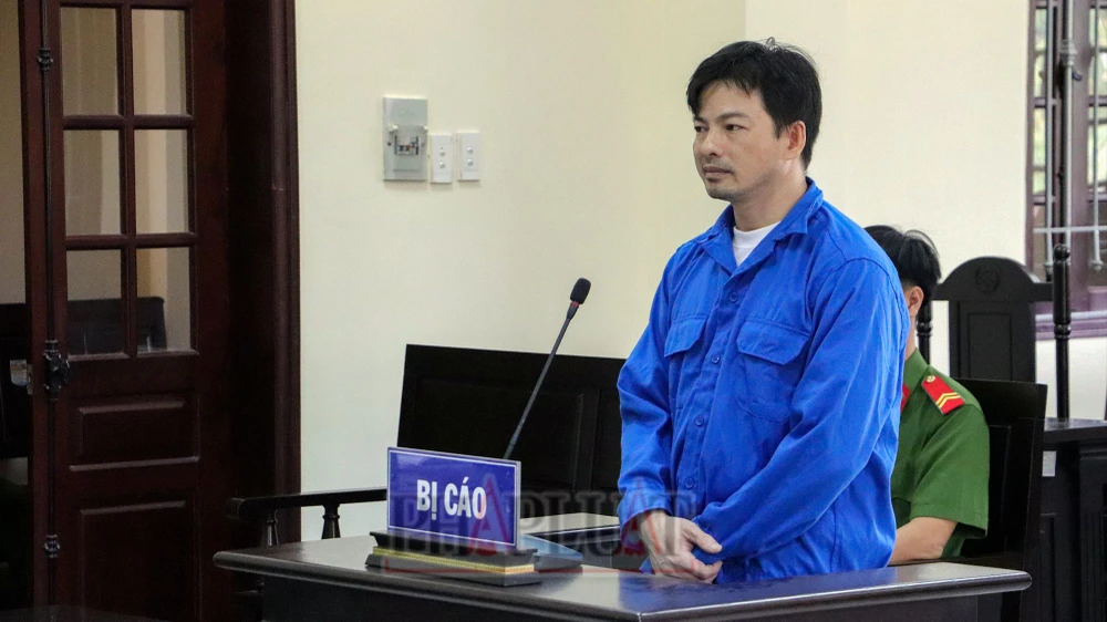 Tòa nghị án kéo dài vụ quơ máy đục bê tông gây thương tích 27%