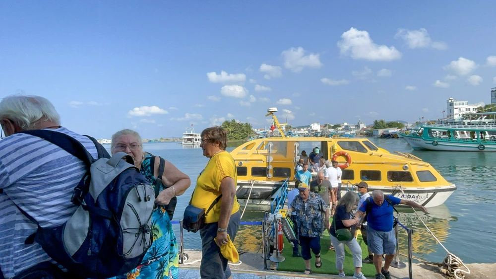 Phú Quốc đón đoàn du khách nước ngoài thứ 2 trong tháng