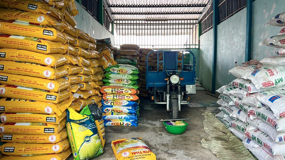 Kiên Giang: Chuyển hồ sơ qua công an 1 vụ buôn bán phân bón giả