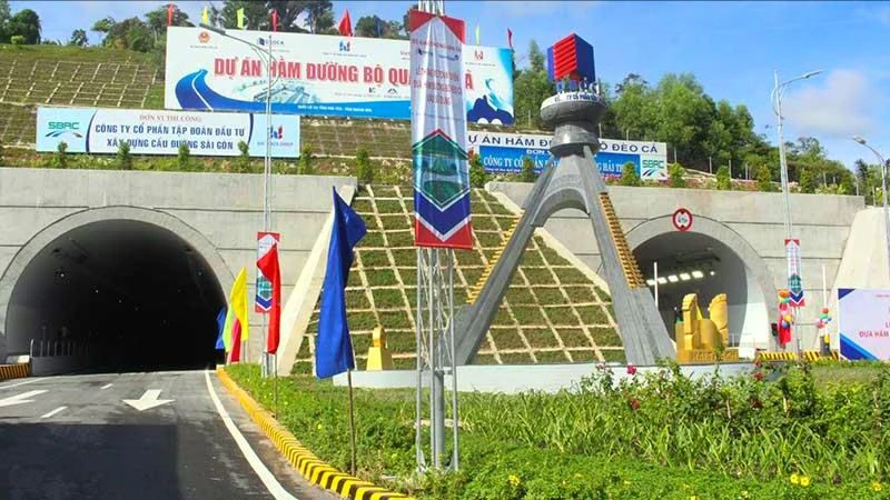 Cần khoảng 10.650 tỉ đồng để xử lý 8 dự án BOT có trạm thu phí