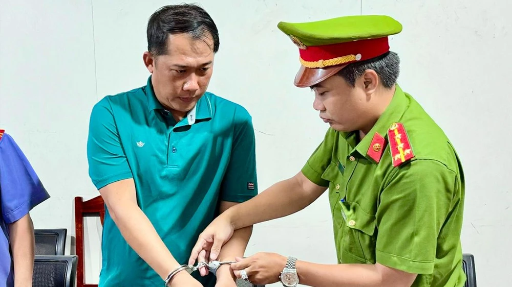 Thêm 3 người ở Phú Quốc đầu thú, thừa nhận hành vi nhận hối lộ