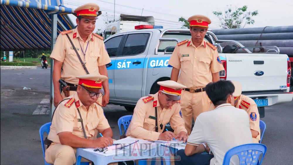 CSGT Cần Thơ tăng cường công tác bảo đảm trật tự an toàn giao thông dịp lễ