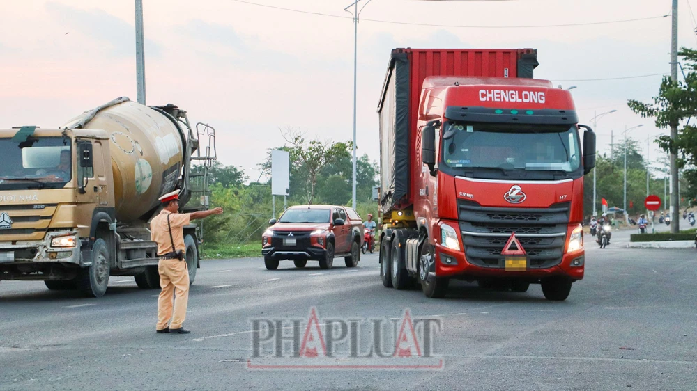 CSGT Cần Thơ tăng cường công tác bảo đảm trật tự an toàn giao thông dịp lễ