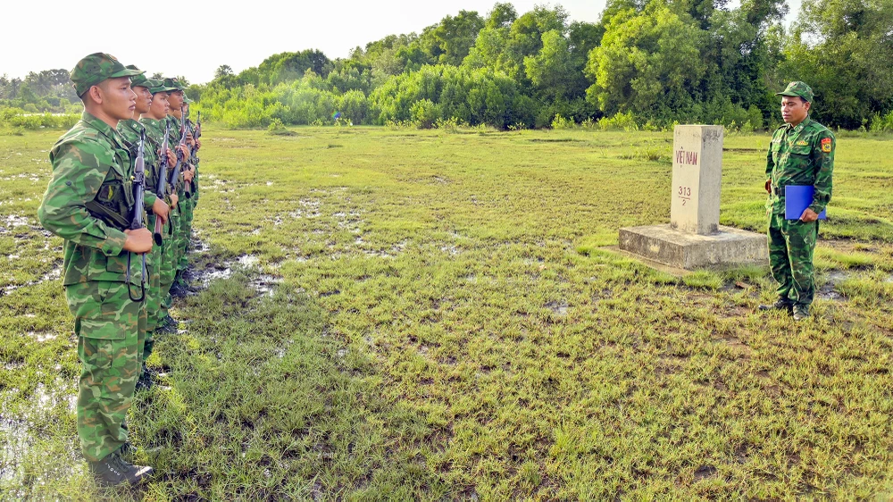 Biên phòng Kiên Giang gác giữ biên cương cho dân vui lễ