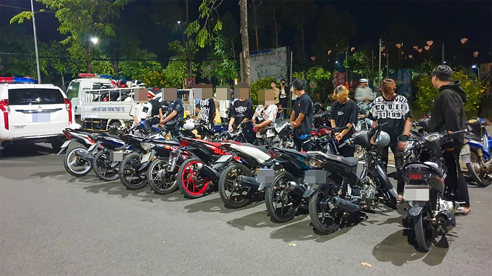 Công an Hậu Giang xử lý nghiêm tình trạng tụ tập đua xe